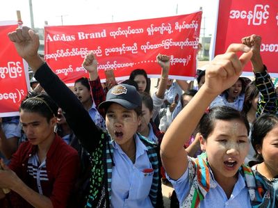 Pabrik Ditutup, Ratusan Buruh Adidas di Myanmar Demo