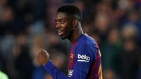 Ousmane Dembele bersinar usai memborong dua dari tiga gol Barcelona ke gawang Levante. Dembele sedang berusa memperbaiki citranya setelah ketahuan sering terlambat latihan. Foto: Getty Images