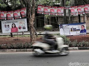Spanduk Caleg Dipasang Serampangan Rusak Pemandangan