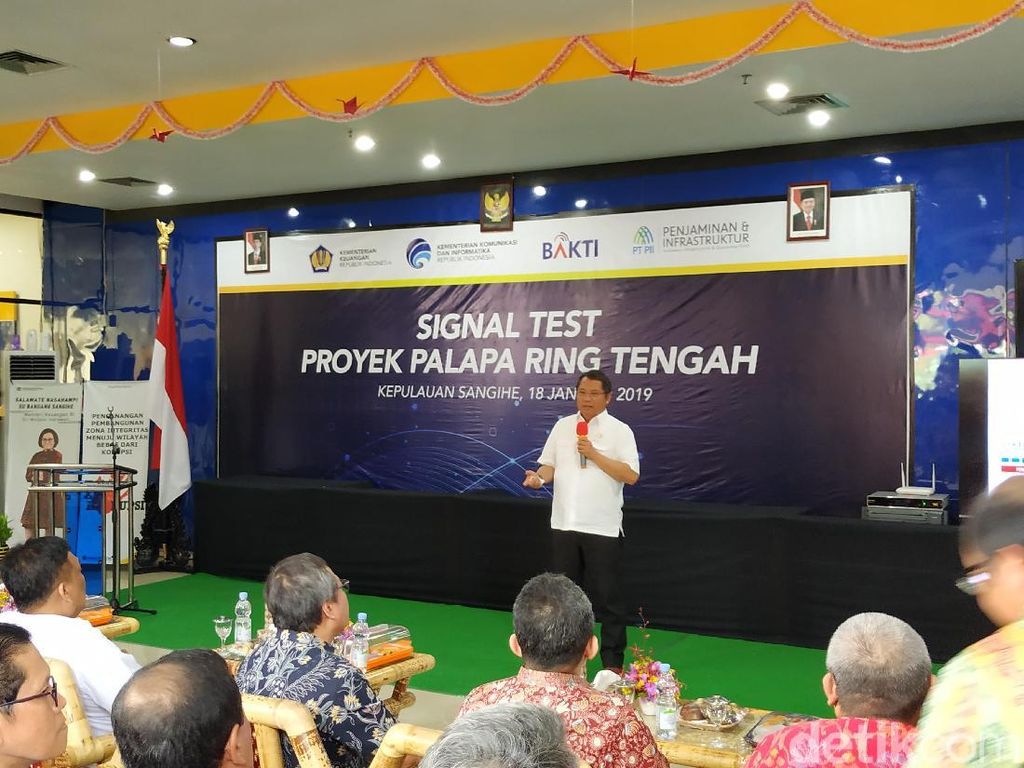 Menkominfo Rudiantara Sebut-sebut Tol Langit, Apa Itu? Menkominfo Rudiantara Sebut-sebut Tol Langit, Apa Itu?