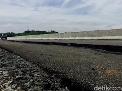 Tol Pemalang-Batang yang Retak Belum Bisa Diperbaiki karena Hujan