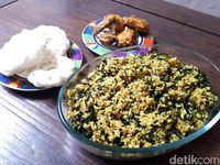 Nasi Goreng Daun Mengkudu, Kuliner Betawi yang Nikmat dan Kaya Khasiat