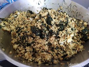 Nasi Goreng Daun Mengkudu, Kuliner Betawi yang Nikmat dan Kaya Khasiat Nasi Goreng Daun Mengkudu, Kuliner Betawi yang Nikmat dan Kaya Khasiat