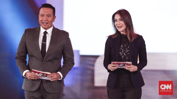 Moderator debat perdana Pilpres 2019, Imam Priyono dan Ira Koesno.