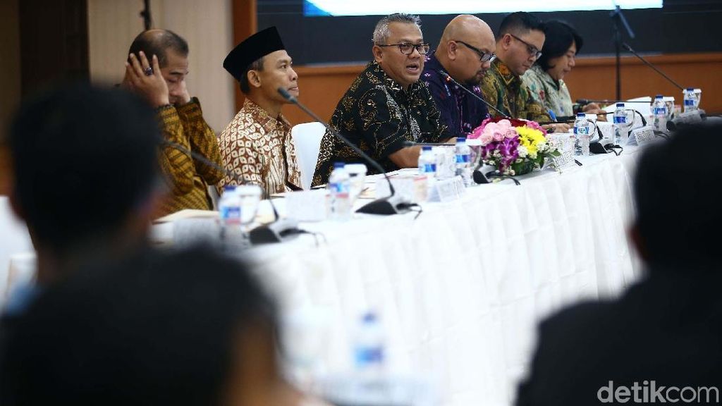 Perwakilan Capres-Parpol Belajar Hitung Suara Pemilu 2019 Perwakilan Capres-Parpol Belajar Hitung Suara Pemilu 2019