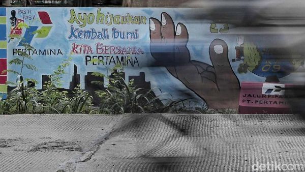 Keren! Mural di Kawasan Sunter Ajak Warga Peduli Lingkungan