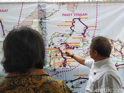 Presiden Jokowi Tunda Peresmian Tol Langit Palapa Ring