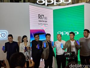 Raline Shah, Morgan Oey dan Robby Purba Unboxing Oppo R17 Pro