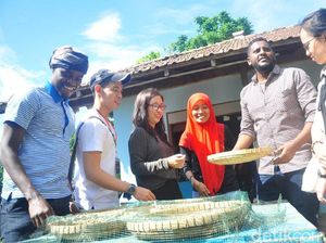 Ketika Mahasiswa Asing dari Asia dan Afrika Belajar Olah Kopi Muria Ketika Mahasiswa Asing dari Asia dan Afrika Belajar Olah Kopi Muria