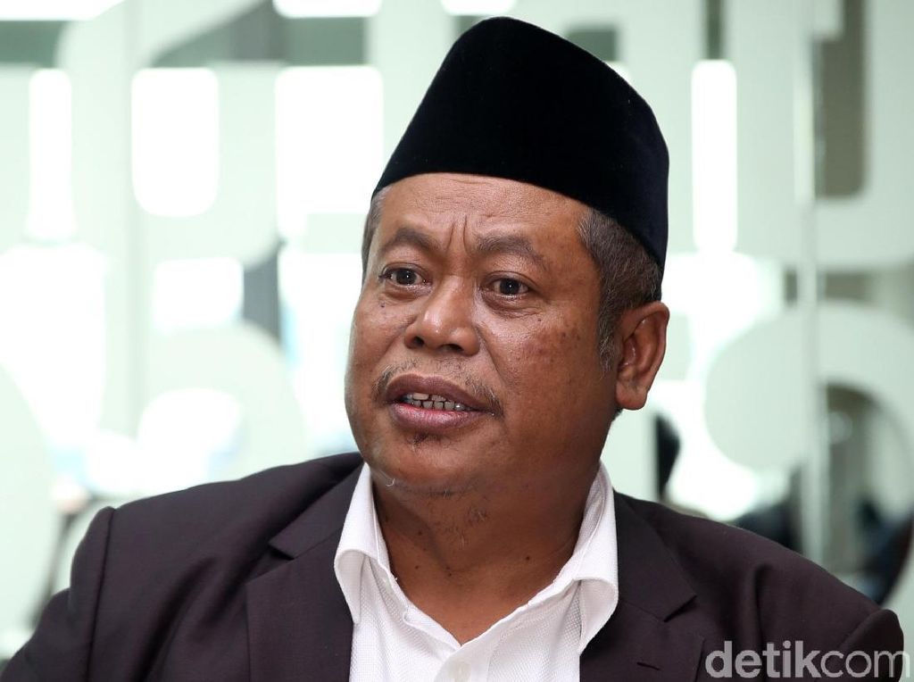 Polemik Ustaz Khalid Larang Nyanyi Indonesia Raya, PBNU Minta Umat Tahan Diri Polemik Ustaz Khalid Larang Nyanyi Indonesia Raya, PBNU Minta Umat Tahan Diri