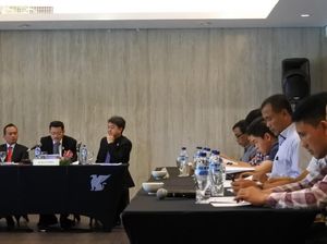 KPPU Periksa Tender Jalan di Kediri Senilai Rp 240 Miliar KPPU Periksa Tender Jalan di Kediri Senilai Rp 240 Miliar