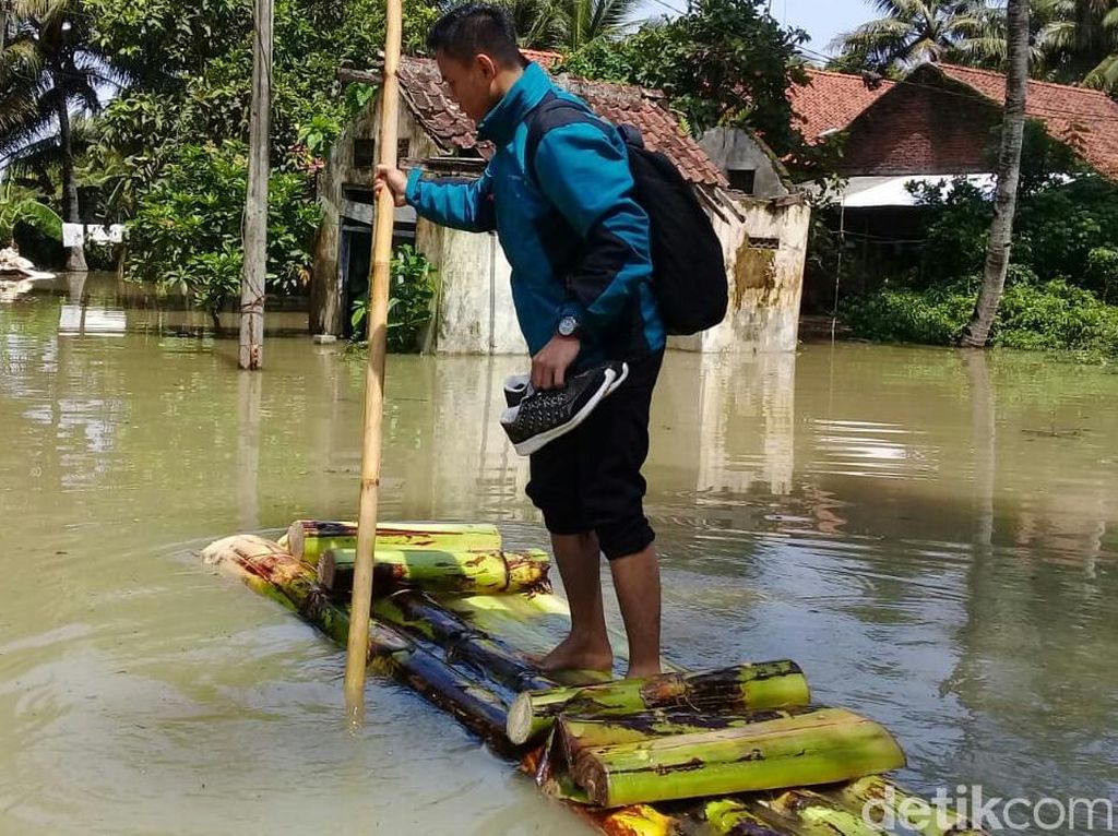 Banjir di Purworejo Selatan Semakin Naik, Timur dan Utara Surut Banjir di Purworejo Selatan Semakin Naik, Timur dan Utara Surut