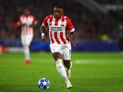 Bersaing dengan Liverpool, MU Incar Sayap Cepat Milik PSV