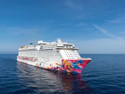 Serunya Liburan di Atas Kapal Pesiar Mewah Genting Dream