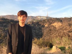 Aktor Ganteng Indonesia yang Eksis di Hollywood Kini Jadi Youtuber