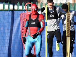 Wow! Spider-Man Beraksi di Tempat Latihan Leicester City!