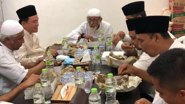 Yusril dan Bola Liar Pembebasan Abu Bakar Ba'asyir