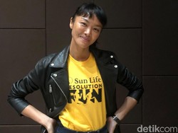 Kelly Tandiono Tetap Santai Olahraga Outdoor Meski Polusi DKI Ugal-ugalan