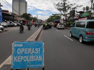 Video: Pritt! Pelanggar Lalin Tak Ditilang tapi Diminta Berdoa Video: Pritt! Pelanggar Lalin Tak Ditilang tapi Diminta Berdoa