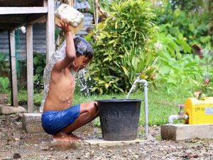 Warga Padang Nikmati Program Hibah Air