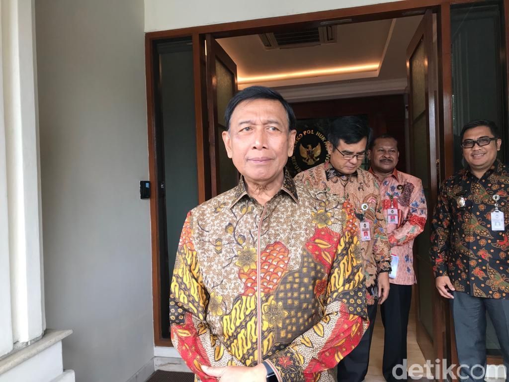 Menko Polhukam Wiranto Pimpin Rakortas Bahas RPP Objek Vital Menko Polhukam Wiranto Pimpin Rakortas Bahas RPP Objek Vital
