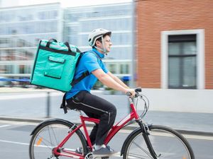 Inspiratif! Pengantar Makanan Difabel Ini Hasilkan Rp 2,7 Juta Seminggu Inspiratif! Pengantar Makanan Difabel Ini Hasilkan Rp 2,7 Juta Seminggu