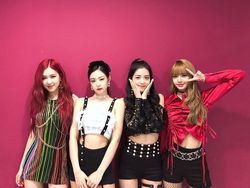 Blackpink слушать. Блэк Пинк. Группа Black Pink. Группа BLACKPINK du du-du. Black Pink🖤BLΛƆKPIИK💗.