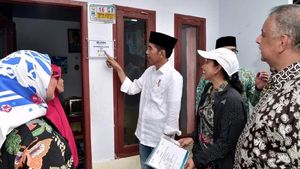 Jokowi Cek Sambungan Listrik Gratis di Gang Sempit Garut