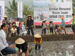 Ke Petani Garut, Jokowi: KUR Jangan Dipakai untuk Hal Konsumtif