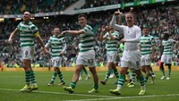 Di posisi ke-10, ada klub Skotlandia, Celtic. Celtic Park punya rata-rata penonton 57.523 orang. Foto: Ian MacNicol/Getty Images