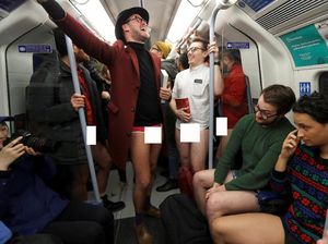 Ramai-Ramai Copot Celana untuk Usir Stres di Bulan Januari