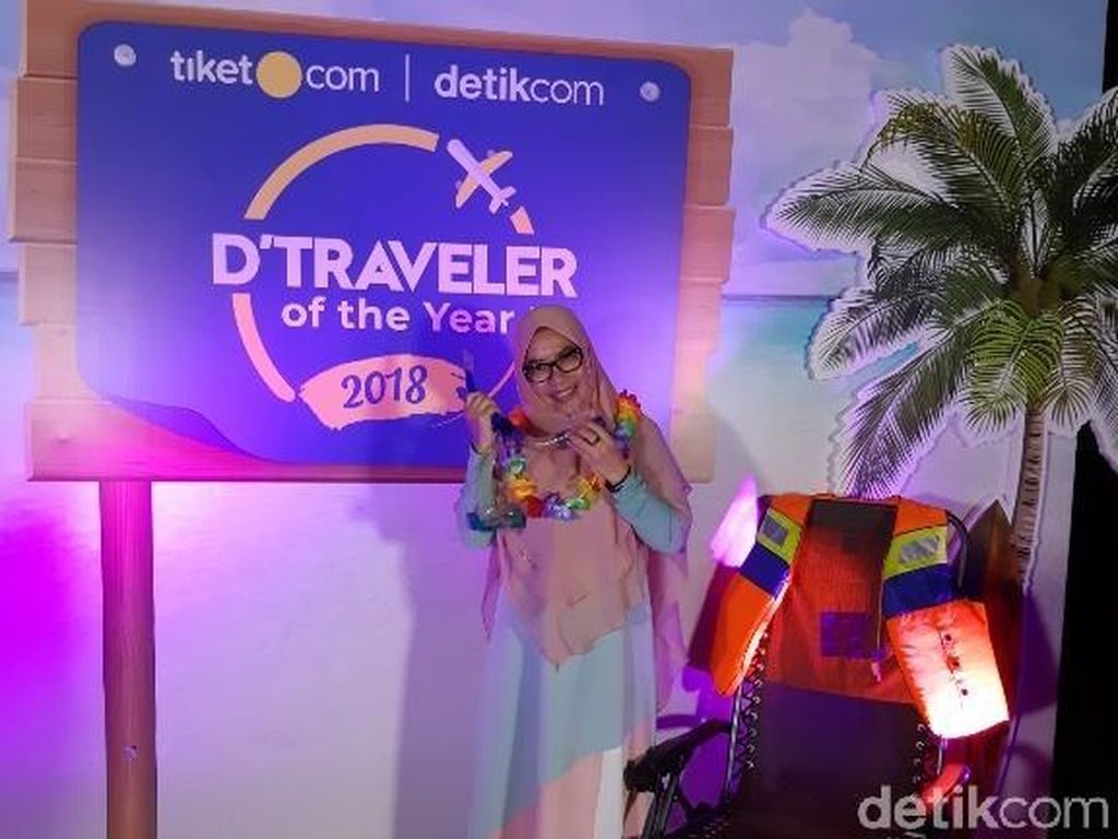 Emak-emak Inilah Juara dari dTraveler of The Year 2018 Emak-emak Inilah Juara dari dTraveler of The Year 2018