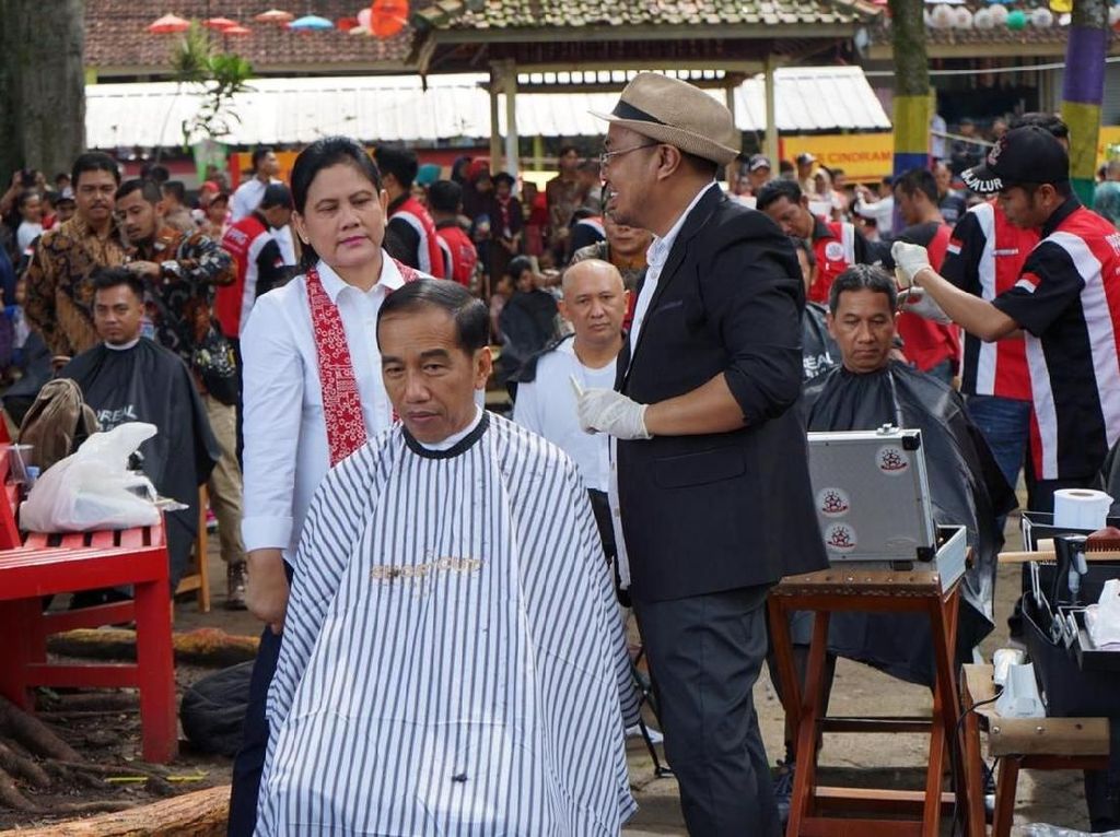 TKN Jokowi: Jokowi Cukur Rambut di Garut Bukan Pencitraan TKN Jokowi: Jokowi Cukur Rambut di Garut Bukan Pencitraan