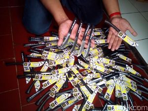 Saat Perajin Pisau Kudus Kebanjiran Pesanan dari Caleg