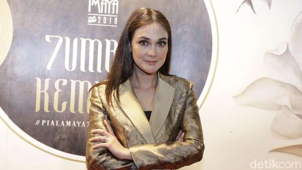 Luna Maya-Gading Marten, Si Dominasi Piala Maya Luna Maya-Gading Marten, Si Penguasa Piala Maya