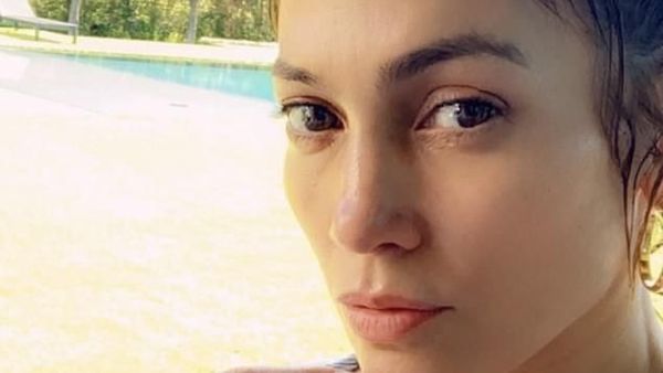 Foto: 10 Momen Jennifer Lopez Pamer Wajah Cantik Asli Bebas Botox