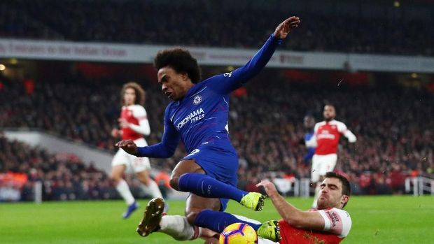 Sebanyak dua gol Chelsea ke gawang Arsenal dicetak di babak pertama. (
