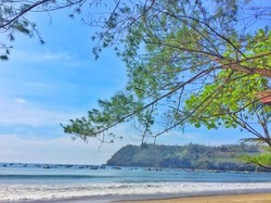Berburu Sunrise di Pantai Sine Tulungagung