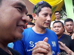 Lari Pagi di Kawasan Masjid Al-Akbar Surabaya, Sandiaga Dibuat Takjub