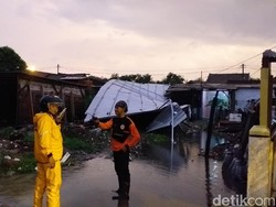 Diterjang Puting Beliung, Galvalum Panti Asuhan Terbang Sejauh 30 Meter