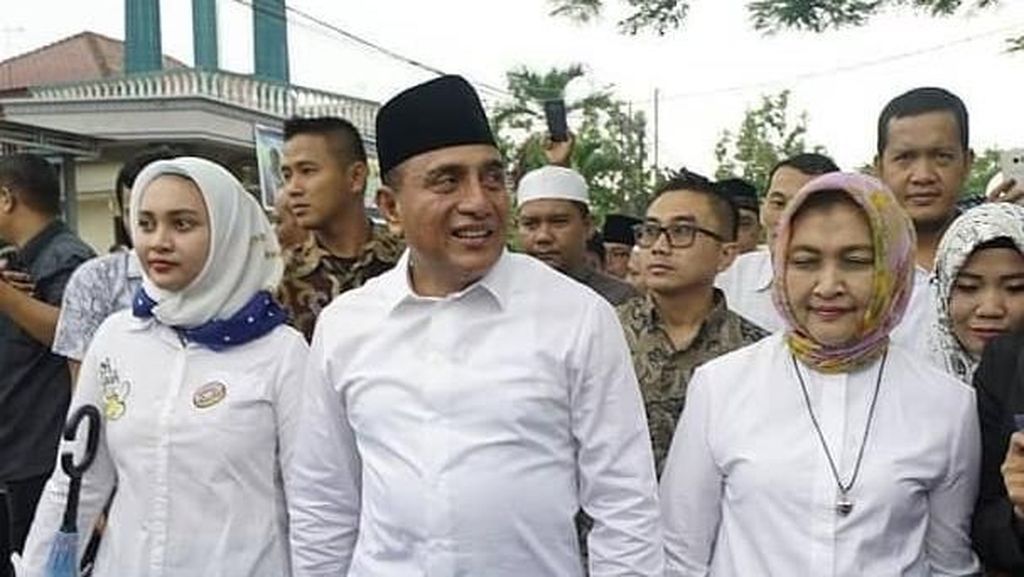 7 Momen Tunjukan Edy Rahmayadi, Sosok Tegas yang Sayang Keluarga 7 Momen Tunjukan Edy Rahmayadi, Sosok Tegas yang Sayang Keluarga