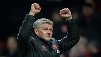 Hingga laga selesai tak ada gol tambahan, MU mencatatkan 7 kemenangan beuntun bersama Solskjaer. Di klasemen Setan Merah menyamai Arsenal dengan catatan 44 poin, berjarak 3 poin dari Chelsea di posisi keempay. (Foto: Peter Powell/Reuters)