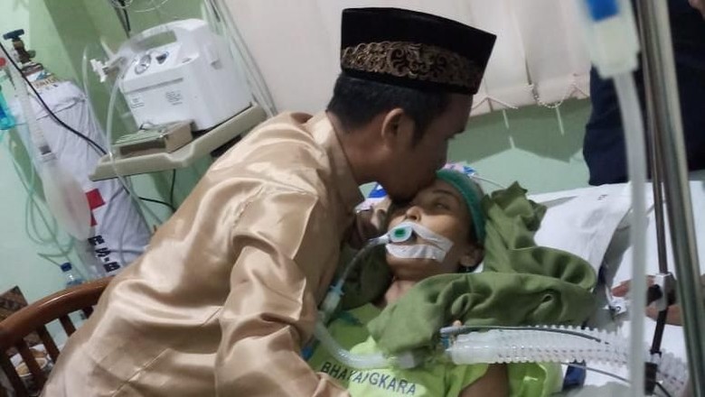 Ustad Maulana Ungkap Sang Istri Idap Kanker Usus Sejak 7 Tahun Lalu