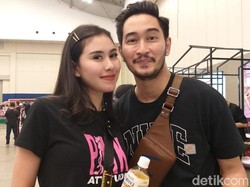 Hadiah Lebaran, Syahnaz Hamil Anak Pertama