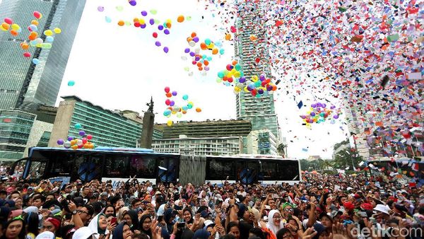 Meriahnya Festival Keselamatan Berkendara di Bundaran HI