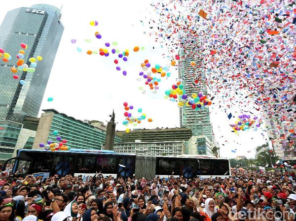 Meriahnya Festival Keselamatan Berkendara di Bundaran HI