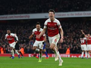 Lawan Chelsea, Koscielny Terlahir Kembali