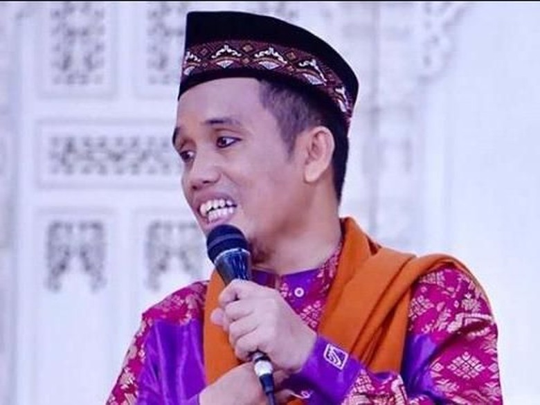 Oki Setiana Dewi Kenang Cinta Ustad Maulana pada Almarhumah Istri