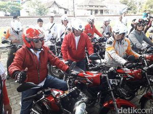Naik RX King, Menhub Budi Karya Riding Bareng Bikers di Yogya
