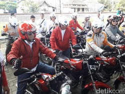 Naik RX King, Menhub Budi Karya Riding Bareng Bikers di Yogya